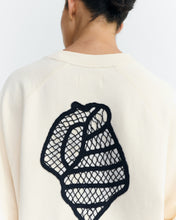 Load image into Gallery viewer, Sudadera bordada a mano shell Bonnie
