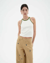 Cargar imagen en el visor de la galería, Top halter blanco contraste verde Harriet
