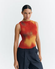 Load image into Gallery viewer, Top plisado rojo flowers Dora
