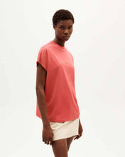 Load image into Gallery viewer, Here Comes de Sun Pink Tee
