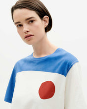 Cargar imagen en el visor de la galería, Abstract Lucia T-Shirt
