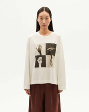 Load image into Gallery viewer, Camiseta blanca hands Emily
