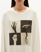 Load image into Gallery viewer, Camiseta blanca hands Emily
