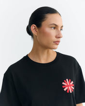 Load image into Gallery viewer, Camiseta patched sunny Lucia
