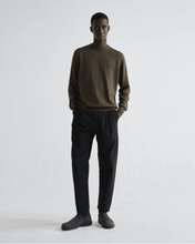 Load image into Gallery viewer, Olive Green Orlando Sweater - lacontra
