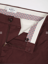 Load image into Gallery viewer, SIG Slim Stretch Chino Pant  - BORDEAUX - lacontra
