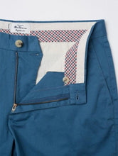 Load image into Gallery viewer, Signature Chino Shorts - Wedgewood Blue - lacontra
