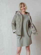 Load image into Gallery viewer, REVERSIBLE QUILTED JACKET - lacontraroom
