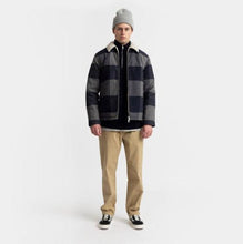 Load image into Gallery viewer, RVLT - Padded Overshirt - lacontra
